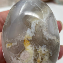 将图像加载到图库查看器中,Flower Agate Palm Stone #30