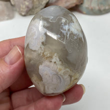 将图像加载到图库查看器中,Flower Agate Palm Stone #30