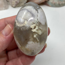 将图像加载到图库查看器中,Flower Agate Palm Stone #30