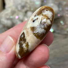 Bild in Galerie-Viewer laden, Brown Opal Heart #04