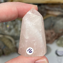 将图像加载到图库查看器中,Rose Quartz Mini Tower #16