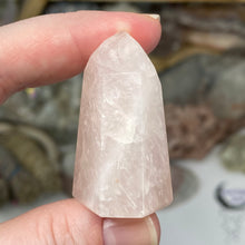 将图像加载到图库查看器中,Rose Quartz Mini Tower #16