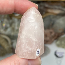 将图像加载到图库查看器中,Rose Quartz Mini Tower #16