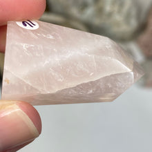 将图像加载到图库查看器中,Rose Quartz Mini Tower #16