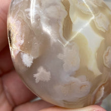 将图像加载到图库查看器中,Flower Agate Palm Stone #36