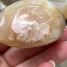 将图像加载到图库查看器中,Flower Agate Palm Stone #36