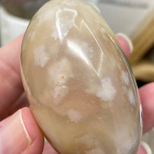 将图像加载到图库查看器中,Flower Agate Palm Stone #36
