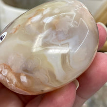 将图像加载到图库查看器中,Flower Agate Palm Stone #36