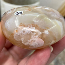 将图像加载到图库查看器中,Flower Agate Palm Stone #36