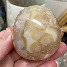 将图像加载到图库查看器中,Flower Agate Palm Stone #36