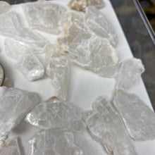 Chargez l'image dans la visionneuse de la galerie, Selenite Rough Set #37