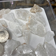 Chargez l'image dans la visionneuse de la galerie, Selenite Rough Set #37