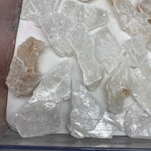 Chargez l'image dans la visionneuse de la galerie, Selenite Rough Set #39