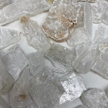 Chargez l'image dans la visionneuse de la galerie, Selenite Rough Set #39