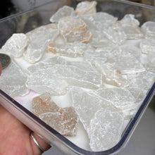 Chargez l'image dans la visionneuse de la galerie, Selenite Rough Set #39