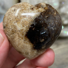 Bild in Galerie-Viewer laden, Brown Opal Heart #14