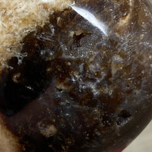 Bild in Galerie-Viewer laden, Brown Opal Heart #14