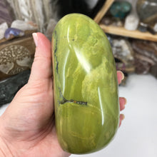 Bild in Galerie-Viewer laden, Green Opal Med-Large Freeform