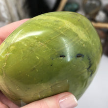 Bild in Galerie-Viewer laden, Green Opal Med-Large Freeform