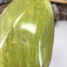 Bild in Galerie-Viewer laden, Green Opal Med-Large Freeform