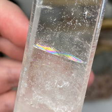 将图像加载到图库查看器中,Clear Quartz Obelisk Tower #11