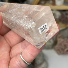 将图像加载到图库查看器中,Clear Quartz Obelisk Tower #13