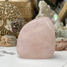 Bild in Galerie-Viewer laden, Rose Quartz Freeform
