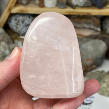 Bild in Galerie-Viewer laden, Rose Quartz Freeform