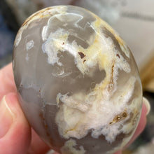 将图像加载到图库查看器中,Flower Agate Palm Stone #47