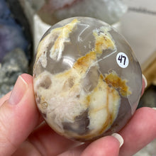 将图像加载到图库查看器中,Flower Agate Palm Stone #47