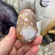 将图像加载到图库查看器中,Flower Agate Palm Stone #46