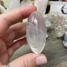 Load image into Gallery viewer, Girasol Quartz Palm Stone #06