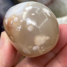 将图像加载到图库查看器中,Flower Agate Palm Stone #46