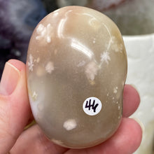 将图像加载到图库查看器中,Flower Agate Palm Stone #46