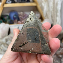 Bild in Galerie-Viewer laden, Pyrite Pyramid #05