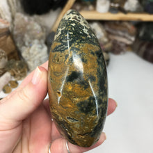 Bild in Galerie-Viewer laden, Ocean Jasper Freeform