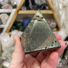 Bild in Galerie-Viewer laden, Pyrite Pyramid #06