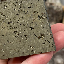 Bild in Galerie-Viewer laden, Pyrite Pyramid #07