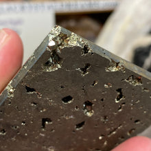 Bild in Galerie-Viewer laden, Pyrite Pyramid #08