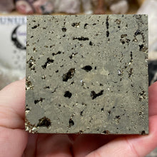 Bild in Galerie-Viewer laden, Pyrite Pyramid #08