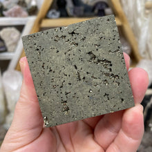 Bild in Galerie-Viewer laden, Pyrite Pyramid #10