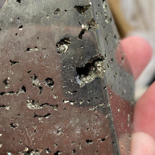 Bild in Galerie-Viewer laden, Pyrite Pyramid #10