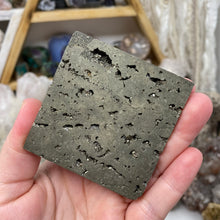 Bild in Galerie-Viewer laden, Pyrite Pyramid #11