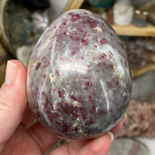 Bild in Galerie-Viewer laden, Rubellite Large Egg #03