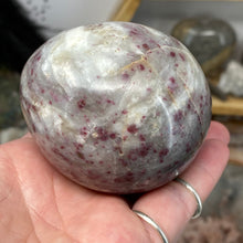 Bild in Galerie-Viewer laden, Rubellite Large Egg #03