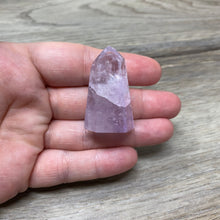 Bild in Galerie-Viewer laden, Amethyst Mini Tower #15
