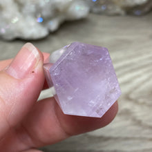 Bild in Galerie-Viewer laden, Amethyst Mini Tower #15
