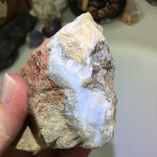 Bild in Galerie-Viewer laden, Blue Lace Agate Geode #04