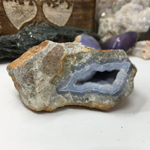 Cargar imagen en el visor de la galería, Blue Lace Agate Geode #08