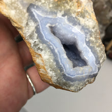 Cargar imagen en el visor de la galería, Blue Lace Agate Geode #08